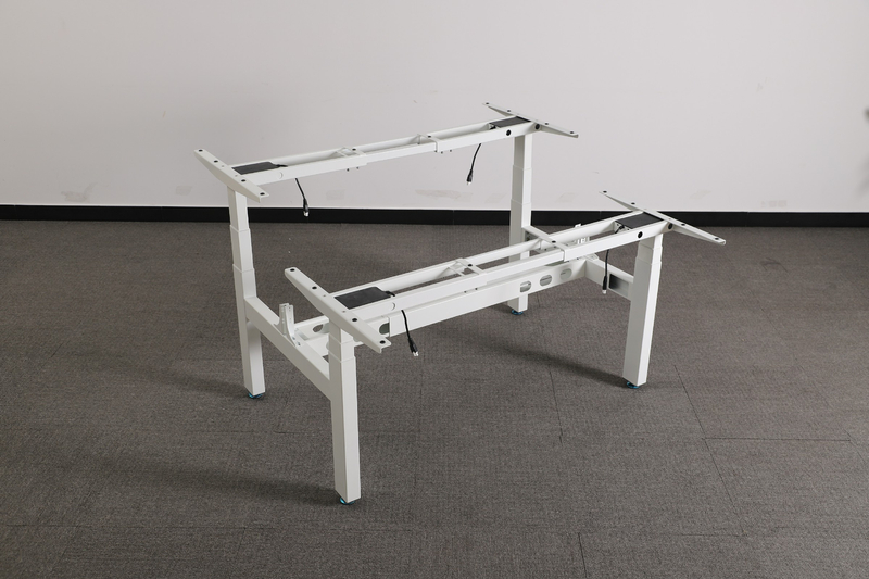 NT33-4A3 motorized height adjustable desk – detailed view of desktop corners