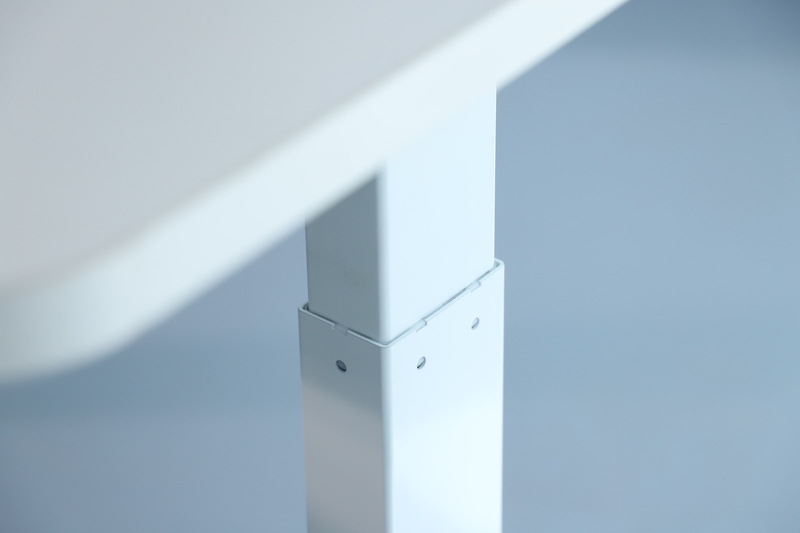 Close-up of the 2A2 Standing Desk's control panel, clearly displaying its buttons, LED screen, and memory preset functions.