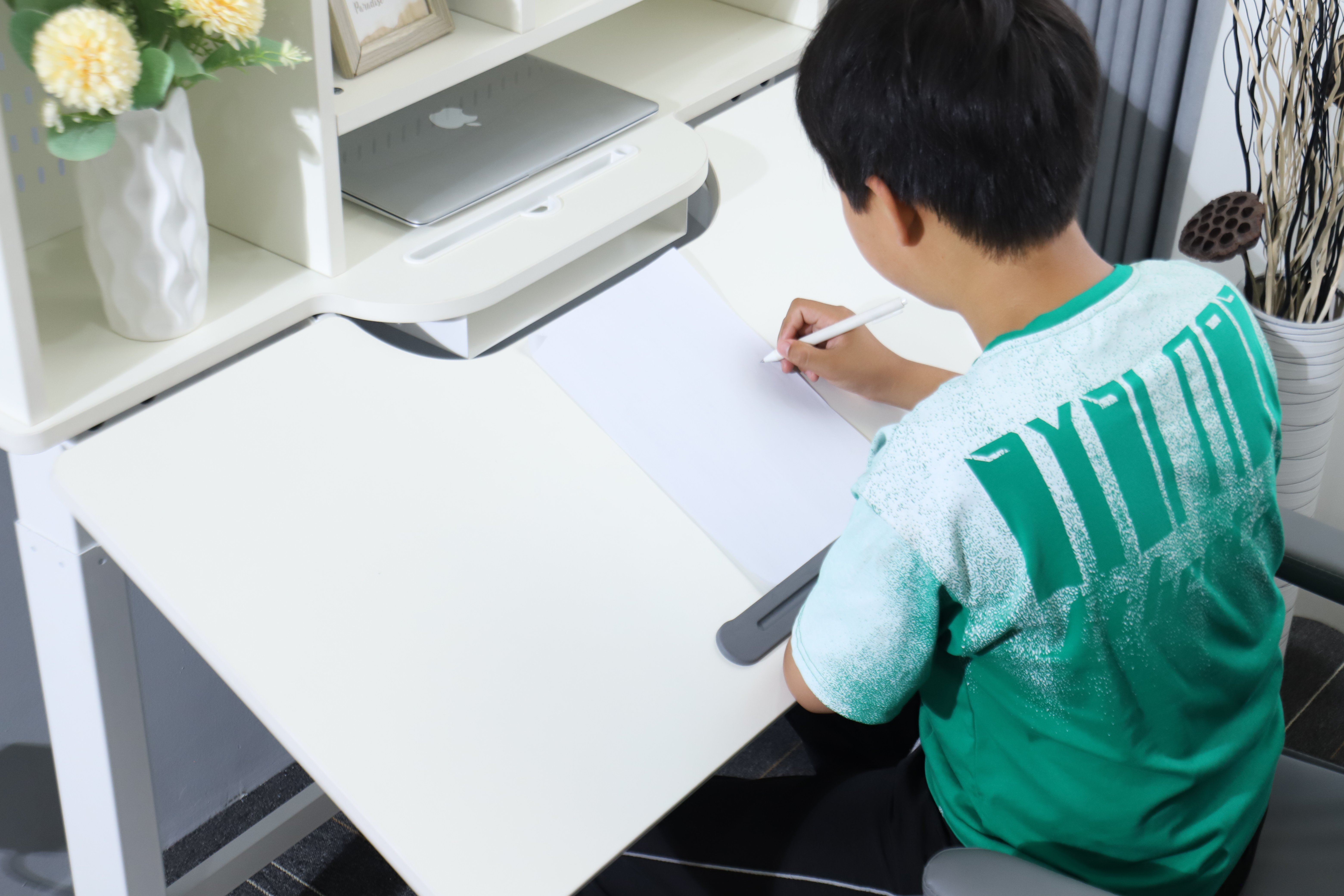 Wholesale Electronic Height Adjustable Study Desk with Shelving